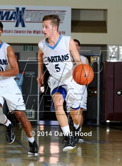 Thumbnail 3 in Villa Park vs. Tahquitz (MaxPreps Holiday Classic) photogallery.