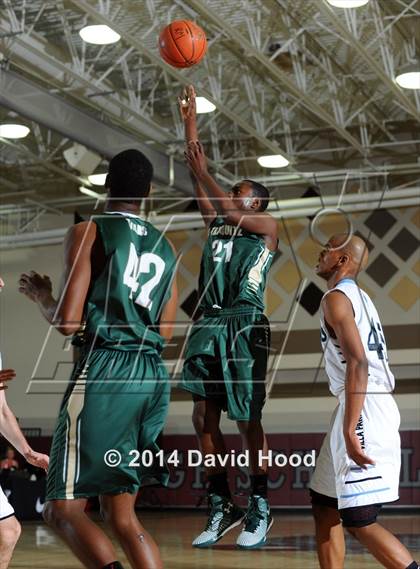 Thumbnail 3 in Villa Park vs. Tahquitz (MaxPreps Holiday Classic) photogallery.