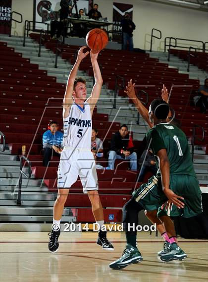 Thumbnail 1 in Villa Park vs. Tahquitz (MaxPreps Holiday Classic) photogallery.