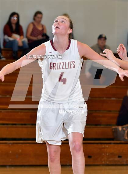 Thumbnail 2 in Oak Ridge vs. Mission Hills (St. Mary's Stockton MLK Showcase) photogallery.