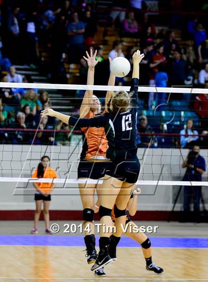 Thumbnail 2 in Mead vs. Niwot (CHSAA 4A Playoff) photogallery.