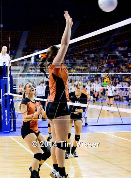 Thumbnail 2 in Mead vs. Niwot (CHSAA 4A Playoff) photogallery.