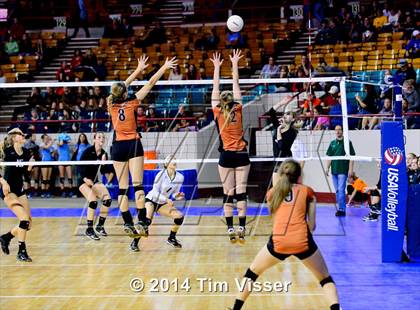 Thumbnail 2 in Mead vs. Niwot (CHSAA 4A Playoff) photogallery.