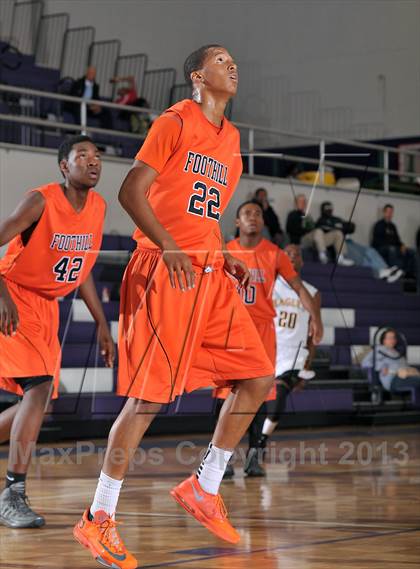 Thumbnail 2 in Foothill vs. Eisenhower (St. Hope Elite Classic) photogallery.