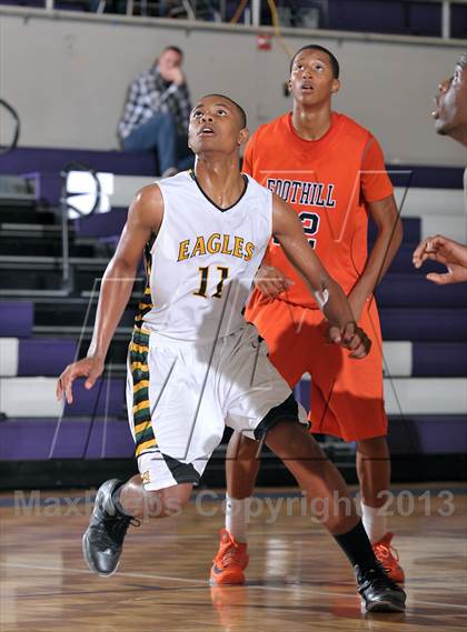 Thumbnail 3 in Foothill vs. Eisenhower (St. Hope Elite Classic) photogallery.