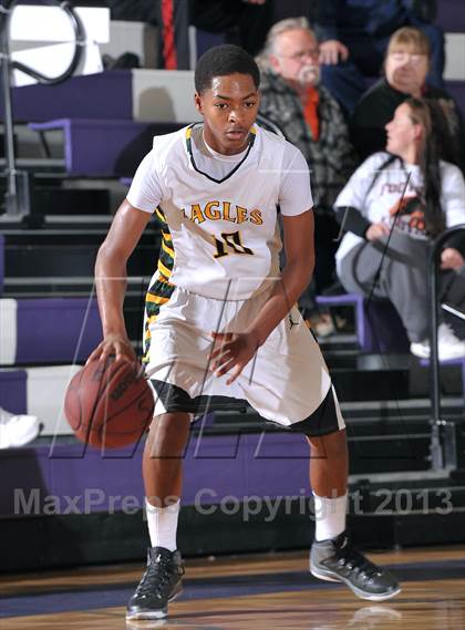 Thumbnail 3 in Foothill vs. Eisenhower (St. Hope Elite Classic) photogallery.