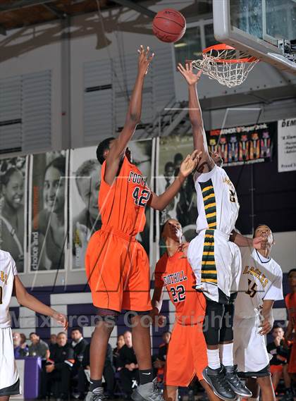Thumbnail 2 in Foothill vs. Eisenhower (St. Hope Elite Classic) photogallery.