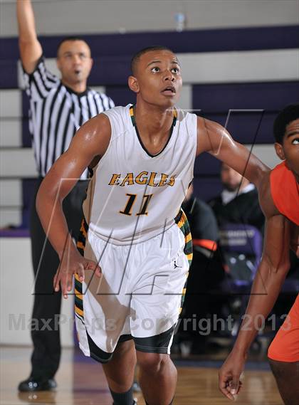 Thumbnail 1 in Foothill vs. Eisenhower (St. Hope Elite Classic) photogallery.