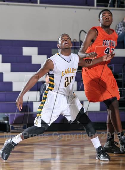 Thumbnail 2 in Foothill vs. Eisenhower (St. Hope Elite Classic) photogallery.