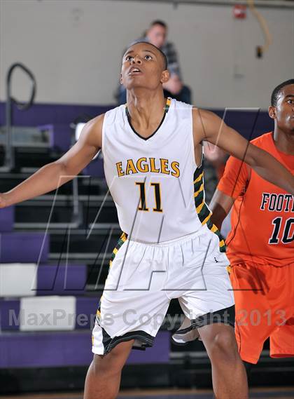 Thumbnail 2 in Foothill vs. Eisenhower (St. Hope Elite Classic) photogallery.