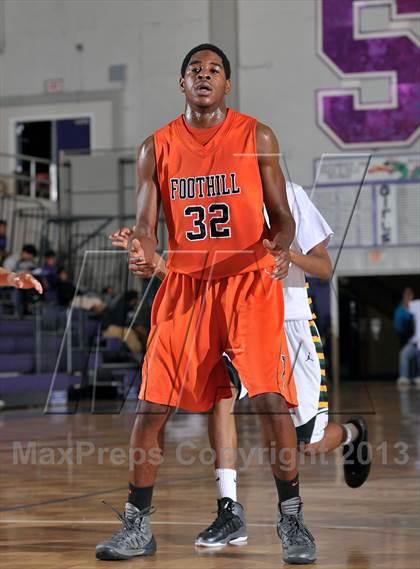 Thumbnail 2 in Foothill vs. Eisenhower (St. Hope Elite Classic) photogallery.