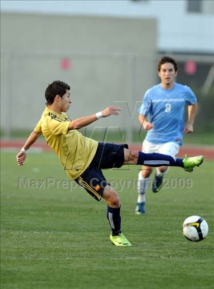 Thumbnail 2 in Bullard vs. El Camino Real (CIF D1 SoCal Regional Final) photogallery.