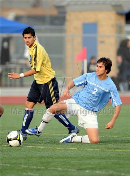 Thumbnail 3 in Bullard vs. El Camino Real (CIF D1 SoCal Regional Final) photogallery.