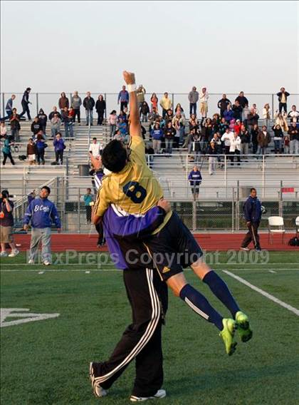 Thumbnail 1 in Bullard vs. El Camino Real (CIF D1 SoCal Regional Final) photogallery.