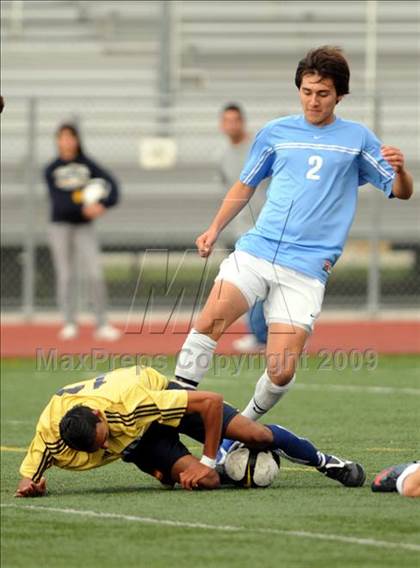 Thumbnail 2 in Bullard vs. El Camino Real (CIF D1 SoCal Regional Final) photogallery.