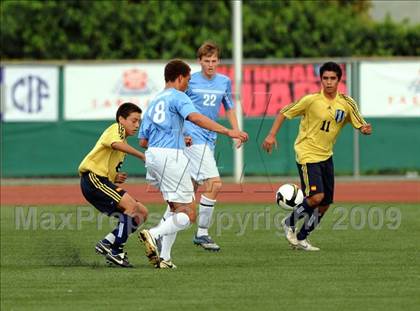 Thumbnail 3 in Bullard vs. El Camino Real (CIF D1 SoCal Regional Final) photogallery.