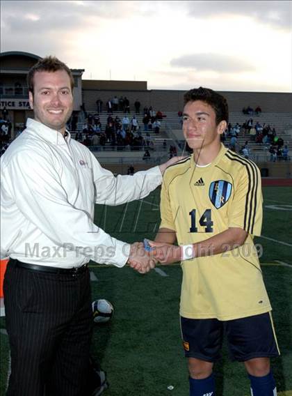 Thumbnail 3 in Bullard vs. El Camino Real (CIF D1 SoCal Regional Final) photogallery.