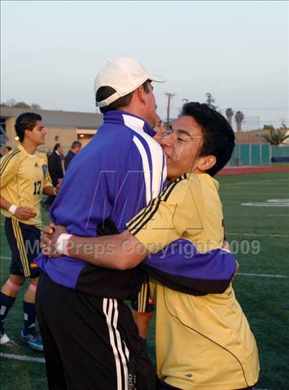 Thumbnail 2 in Bullard vs. El Camino Real (CIF D1 SoCal Regional Final) photogallery.