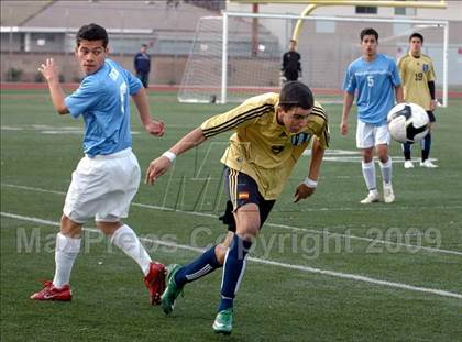 Thumbnail 3 in Bullard vs. El Camino Real (CIF D1 SoCal Regional Final) photogallery.