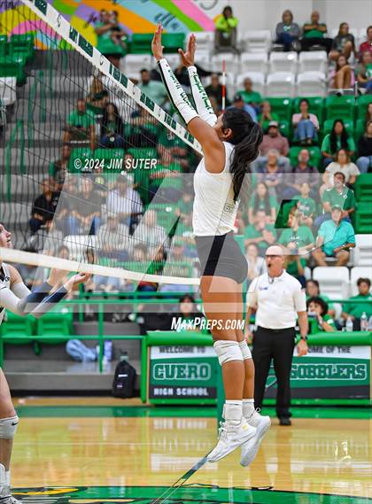 Thumbnail 2 in Cuero vs Goliad photogallery.