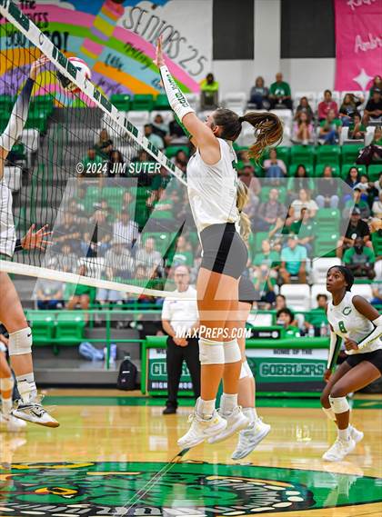Thumbnail 2 in Cuero vs Goliad photogallery.