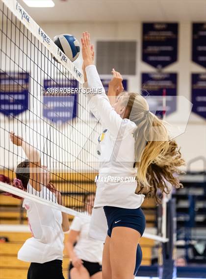 Thumbnail 3 in Del Oro @ Oak Ridge photogallery.