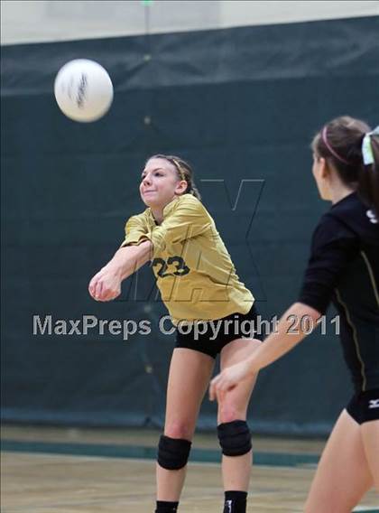 Thumbnail 1 in Appleton East @ Oshkosh North photogallery.