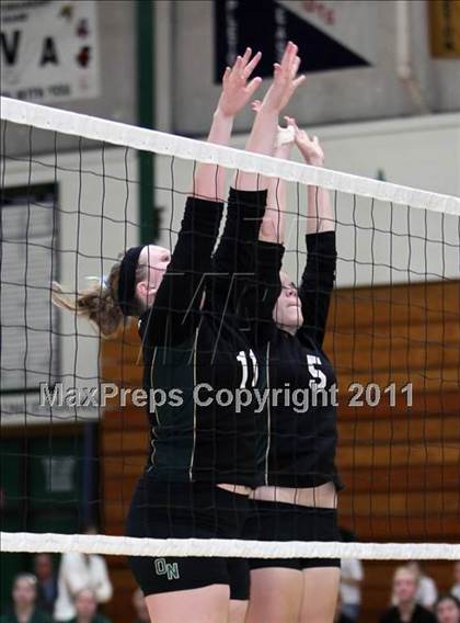 Thumbnail 1 in Appleton East @ Oshkosh North photogallery.