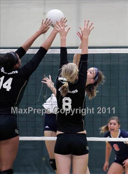 Thumbnail 1 in Appleton East @ Oshkosh North photogallery.