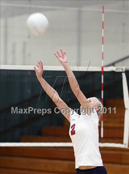 Thumbnail 2 in Appleton East @ Oshkosh North photogallery.