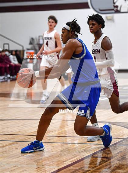 Thumbnail 1 in C.H. Yoe vs Connally (Cameron Chamber Christmas Classic) photogallery.