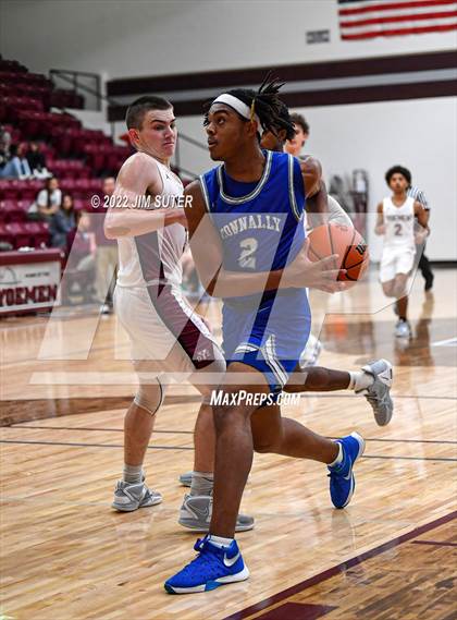 Thumbnail 3 in C.H. Yoe vs Connally (Cameron Chamber Christmas Classic) photogallery.