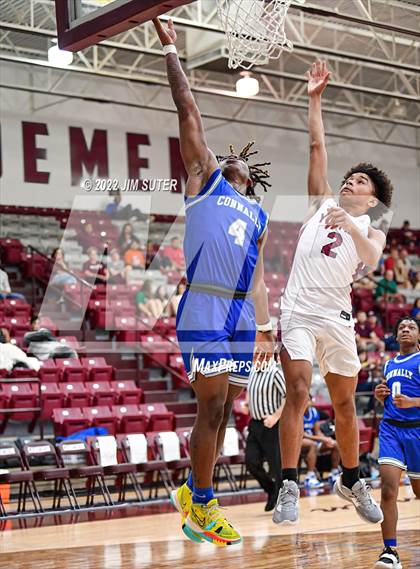 Thumbnail 1 in C.H. Yoe vs Connally (Cameron Chamber Christmas Classic) photogallery.
