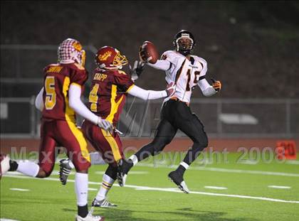 Thumbnail 2 in Woodside vs. Menlo-Atherton (CIF CCS Large School Division Playoffs) photogallery.