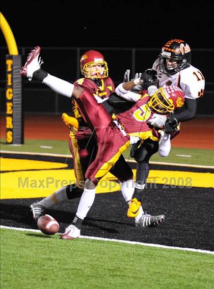 Thumbnail 1 in Woodside vs. Menlo-Atherton (CIF CCS Large School Division Playoffs) photogallery.