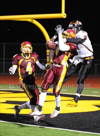 Thumbnail 1 in Woodside vs. Menlo-Atherton (CIF CCS Large School Division Playoffs) photogallery.