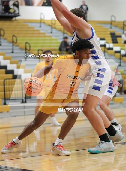 Thumbnail 3 in Longmont vs. Thomas Jefferson photogallery.