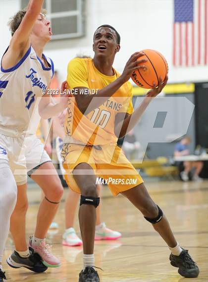 Thumbnail 2 in Longmont vs. Thomas Jefferson photogallery.