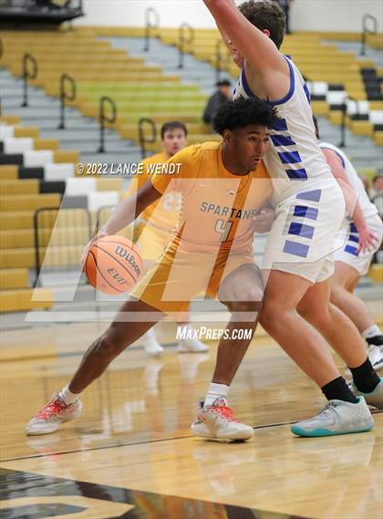 Thumbnail 2 in Longmont vs. Thomas Jefferson photogallery.
