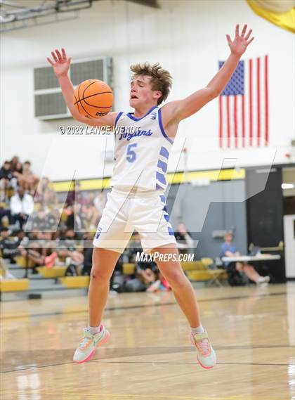 Thumbnail 3 in Longmont vs. Thomas Jefferson photogallery.