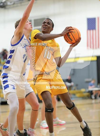 Thumbnail 3 in Longmont vs. Thomas Jefferson photogallery.