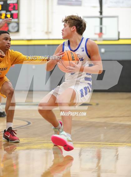 Thumbnail 2 in Longmont vs. Thomas Jefferson photogallery.