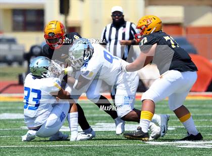 Thumbnail 1 in St. Bernard vs. Dominguez photogallery.