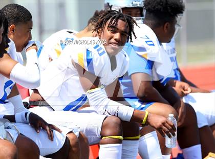 Thumbnail 3 in St. Bernard vs. Dominguez photogallery.
