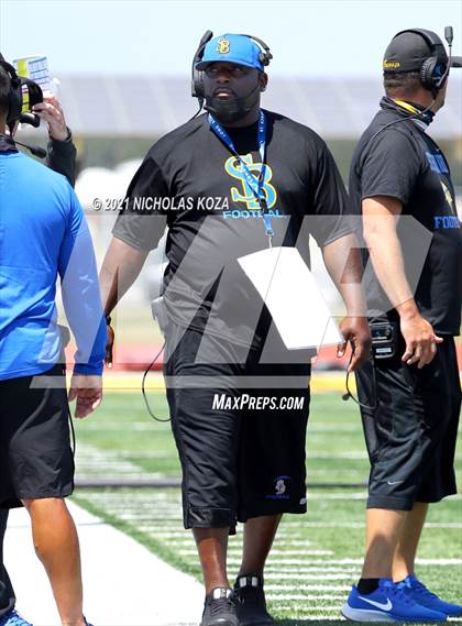 Thumbnail 2 in St. Bernard vs. Dominguez photogallery.