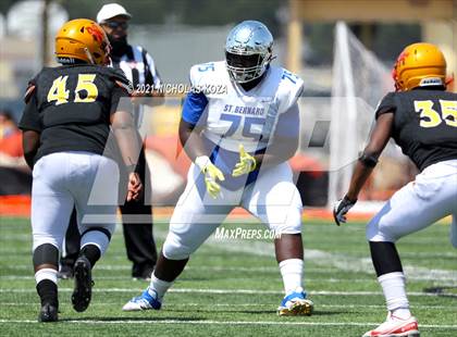Thumbnail 3 in St. Bernard vs. Dominguez photogallery.