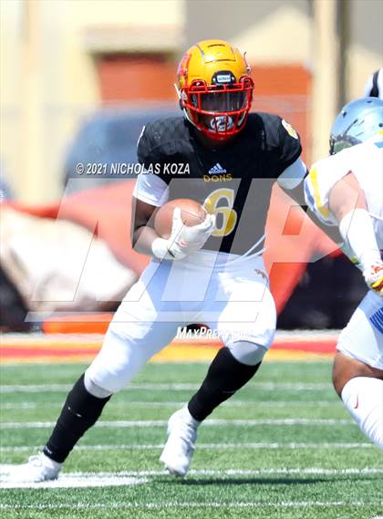 Thumbnail 1 in St. Bernard vs. Dominguez photogallery.