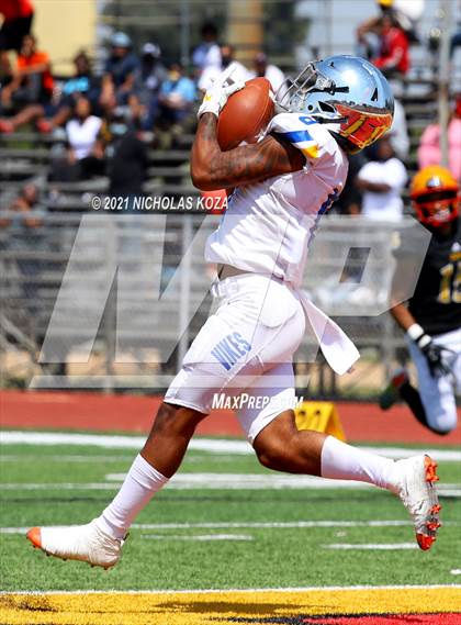 Thumbnail 1 in St. Bernard vs. Dominguez photogallery.