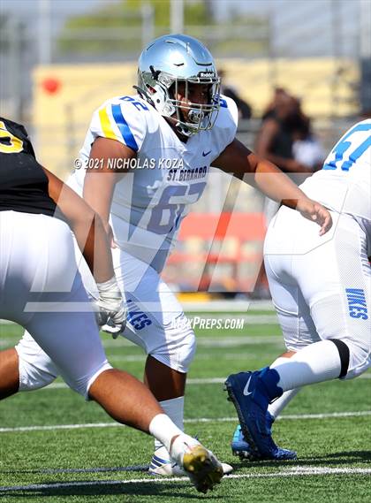 Thumbnail 3 in St. Bernard vs. Dominguez photogallery.