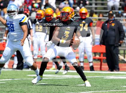 Thumbnail 2 in St. Bernard vs. Dominguez photogallery.